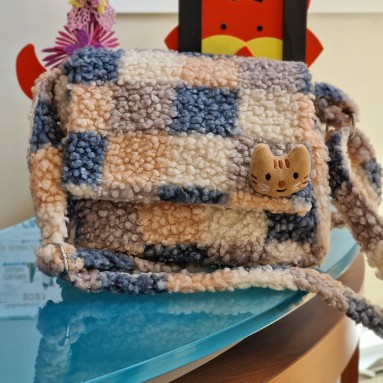 Borsa lana con spilla gatto